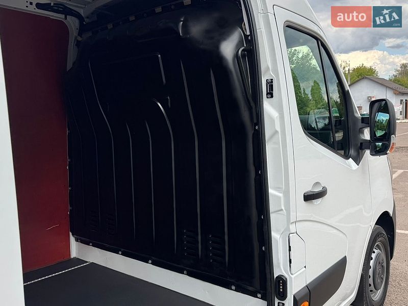 Грузовой фургон Renault Master 2023 в Дубно