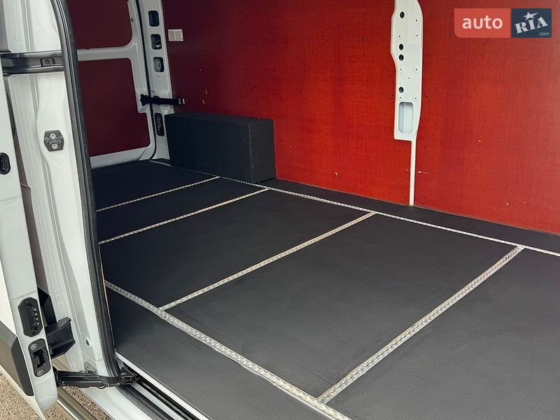 Грузовой фургон Renault Master 2023 в Дубно