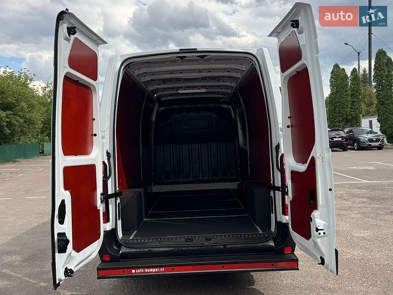 Грузовой фургон Renault Master 2023 в Дубно