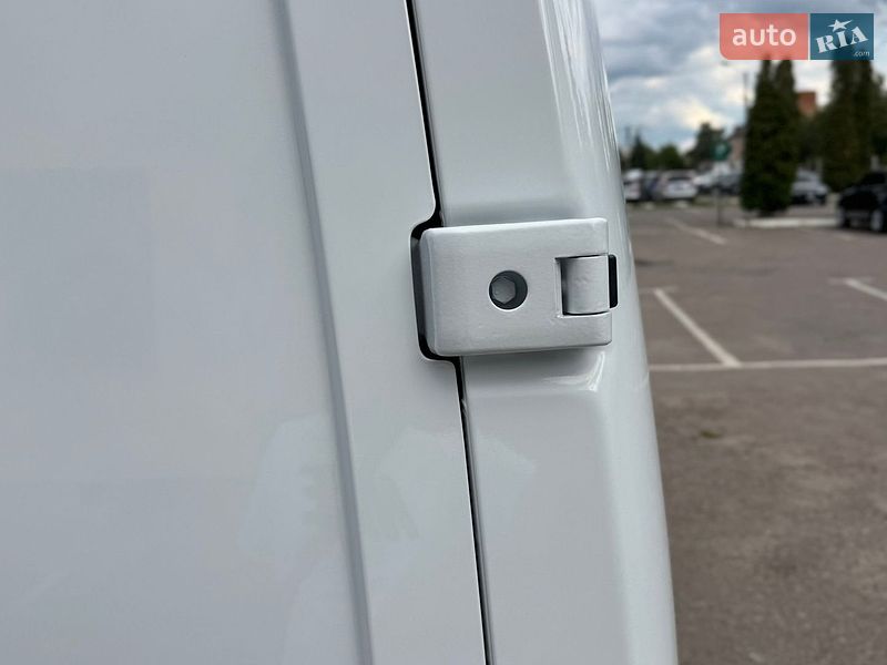 Грузовой фургон Renault Master 2023 в Дубно