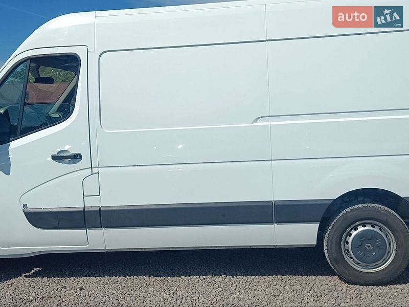 Грузовой фургон Renault Master 2016 в Львове