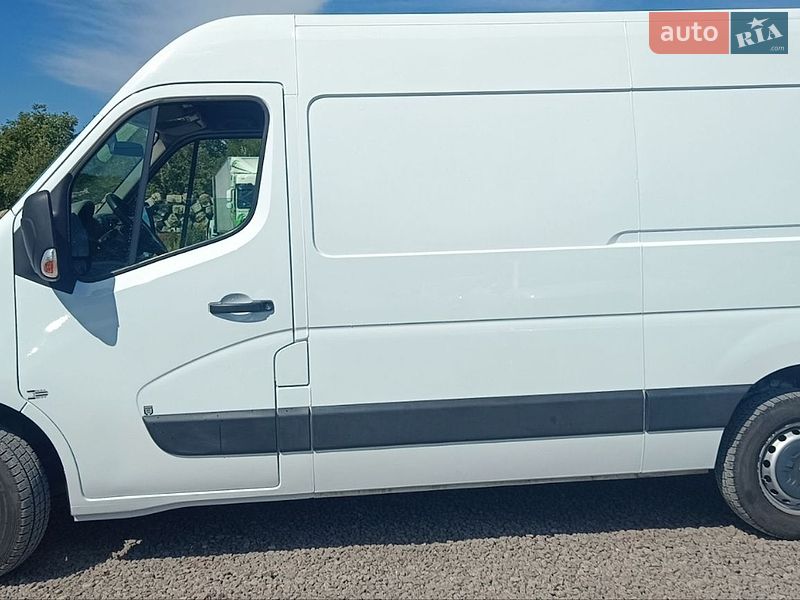 Грузовой фургон Renault Master 2016 в Львове
