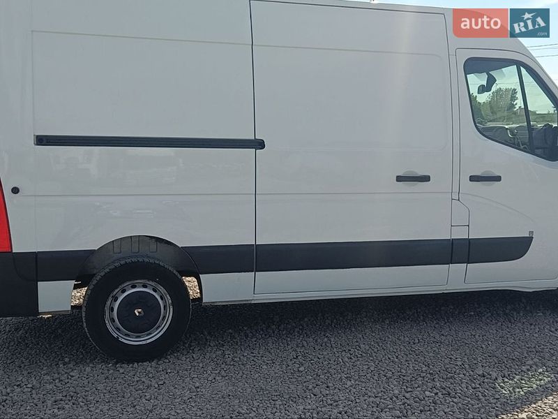 Грузовой фургон Renault Master 2016 в Львове