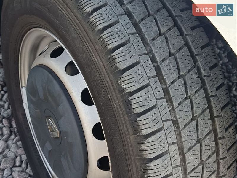 Грузовой фургон Renault Master 2016 в Львове