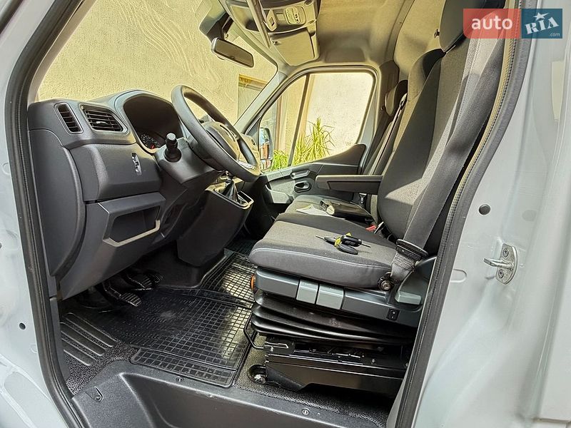 Грузовой фургон Renault Master 2022 в Киеве