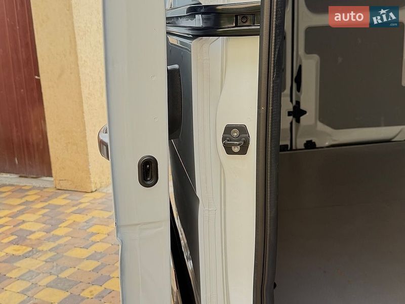 Грузовой фургон Renault Master 2022 в Киеве
