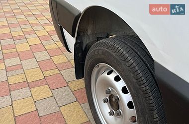 Грузовой фургон Renault Master 2016 в Жовкве