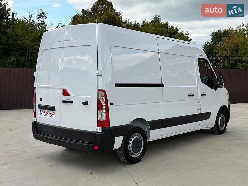 Грузовой фургон Renault Master 2023 в Млинове