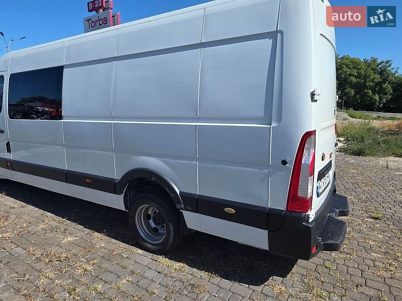 Вантажний фургон Renault Master 2016 в Коломиї