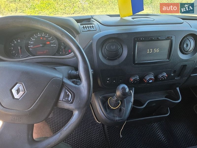 Вантажний фургон Renault Master 2016 в Коломиї