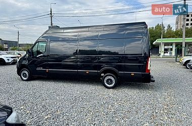 Вантажний фургон Renault Master 2016 в Чернівцях