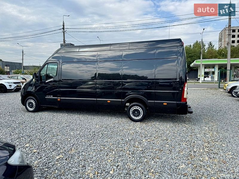 Вантажний фургон Renault Master 2016 в Чернівцях