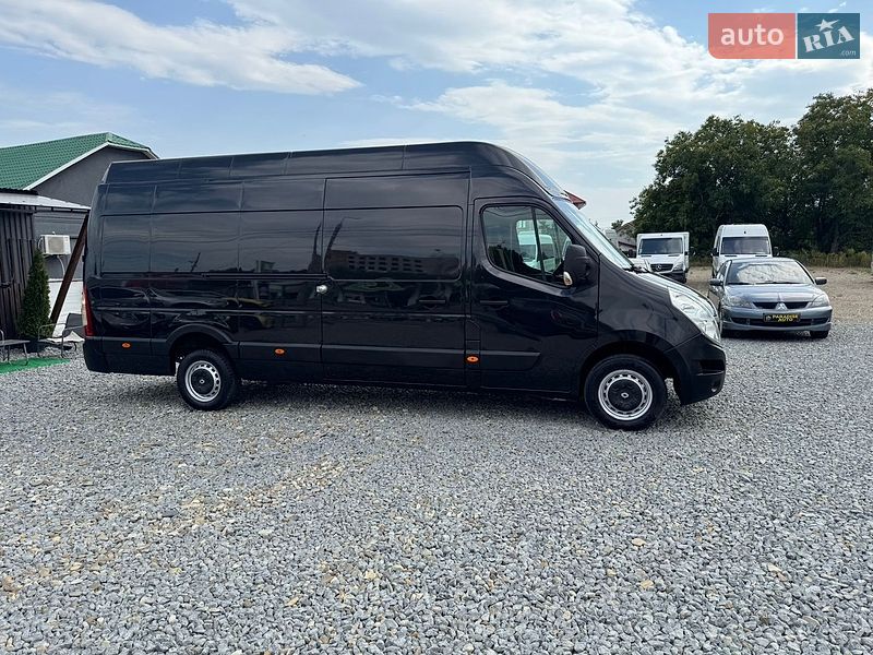 Вантажний фургон Renault Master 2016 в Чернівцях