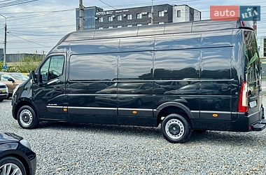 Вантажний фургон Renault Master 2016 в Чернівцях