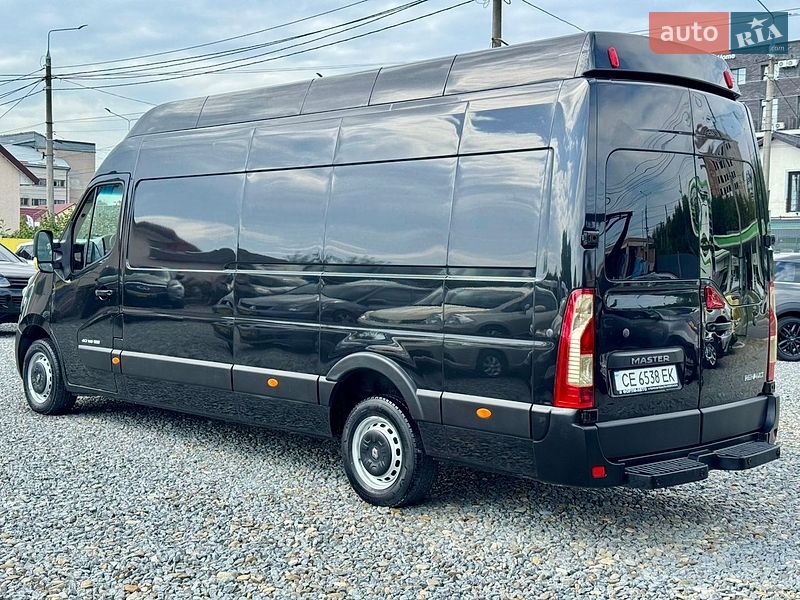 Вантажний фургон Renault Master 2016 в Чернівцях