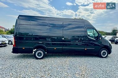 Вантажний фургон Renault Master 2016 в Чернівцях