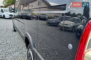 Вантажний фургон Renault Master 2016 в Чернівцях