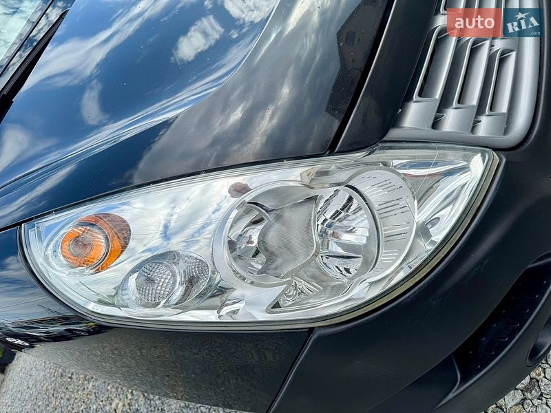 Вантажний фургон Renault Master 2016 в Чернівцях