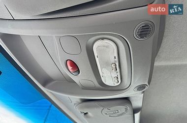 Вантажний фургон Renault Master 2016 в Чернівцях