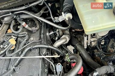 Вантажний фургон Renault Master 2016 в Чернівцях