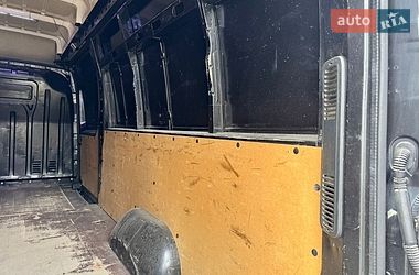Вантажний фургон Renault Master 2016 в Чернівцях