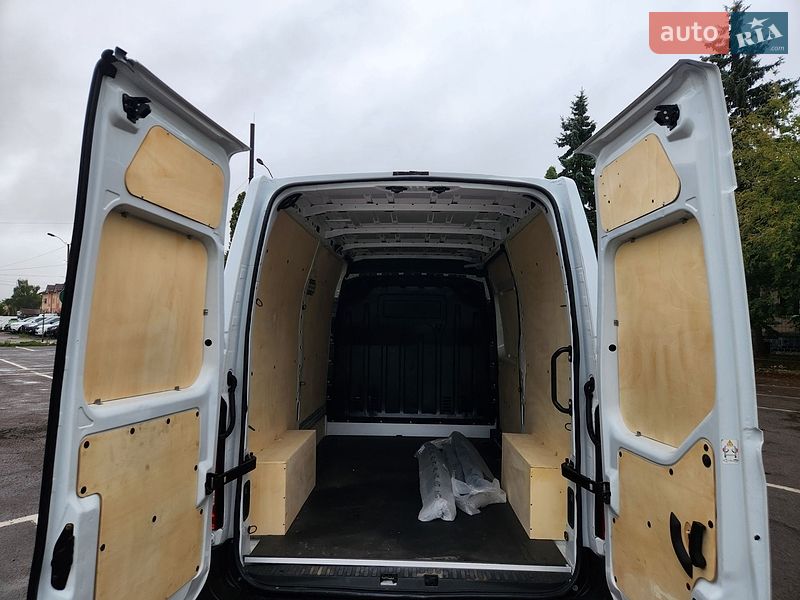 Грузовой фургон Renault Master 2022 в Дубно