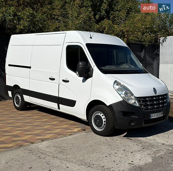 Грузовой фургон Renault Master 2012 в Миргороде