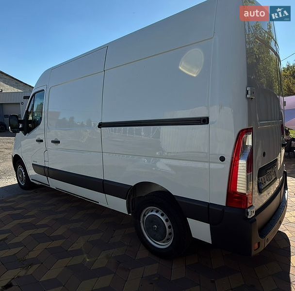 Грузовой фургон Renault Master 2012 в Миргороде