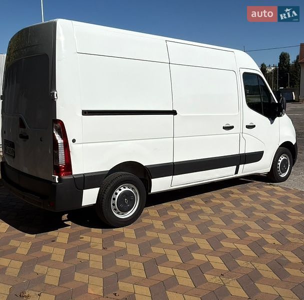 Грузовой фургон Renault Master 2012 в Миргороде