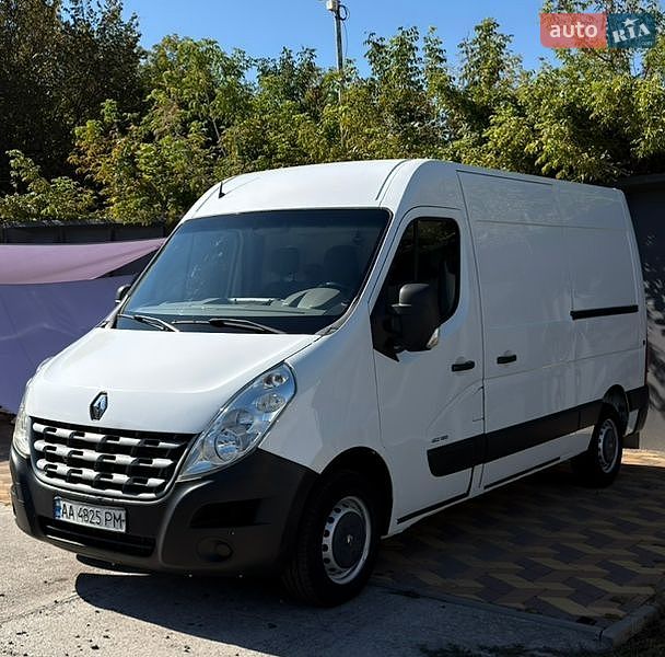 Грузовой фургон Renault Master 2012 в Миргороде