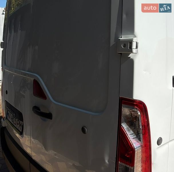 Грузовой фургон Renault Master 2012 в Миргороде