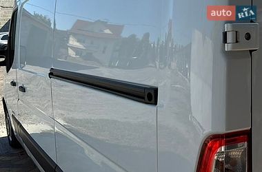Грузовой фургон Renault Master 2012 в Миргороде
