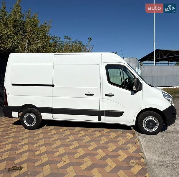 Грузовой фургон Renault Master 2012 в Миргороде