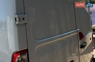 Грузовой фургон Renault Master 2012 в Миргороде