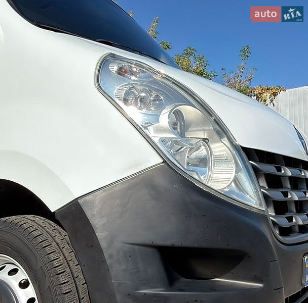 Грузовой фургон Renault Master 2012 в Миргороде