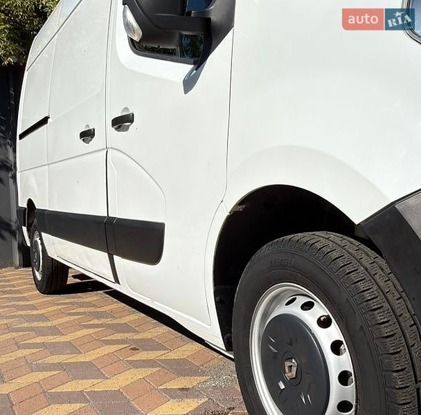 Грузовой фургон Renault Master 2012 в Миргороде