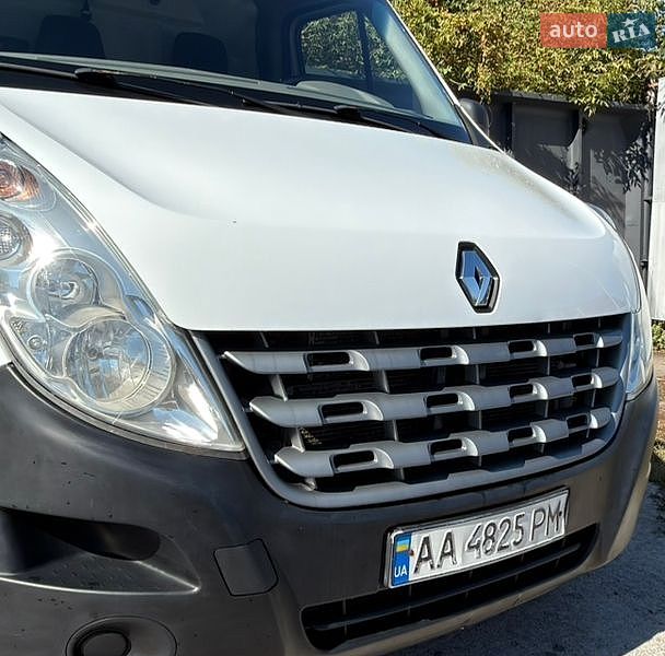 Грузовой фургон Renault Master 2012 в Миргороде