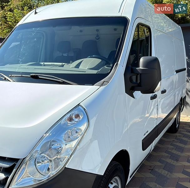 Грузовой фургон Renault Master 2012 в Миргороде