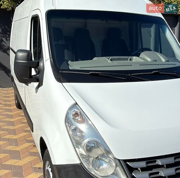 Грузовой фургон Renault Master 2012 в Миргороде