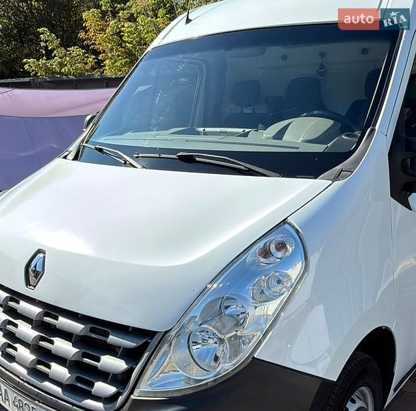 Грузовой фургон Renault Master 2012 в Миргороде