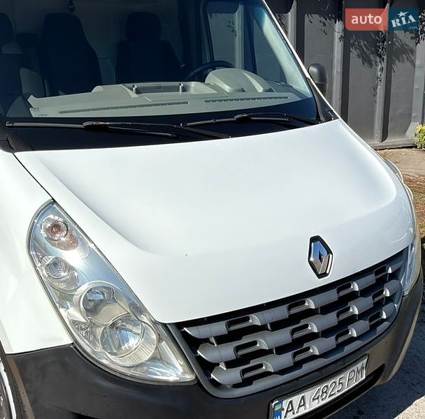 Грузовой фургон Renault Master 2012 в Миргороде