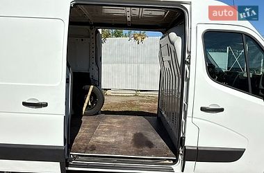 Грузовой фургон Renault Master 2012 в Миргороде