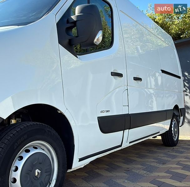 Грузовой фургон Renault Master 2012 в Миргороде