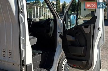 Грузовой фургон Renault Master 2012 в Миргороде