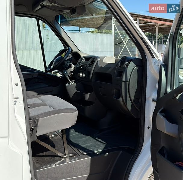 Грузовой фургон Renault Master 2012 в Миргороде