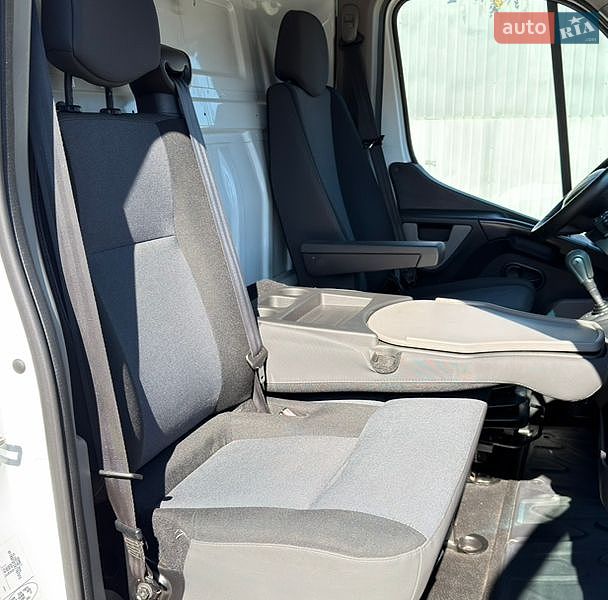 Грузовой фургон Renault Master 2012 в Миргороде