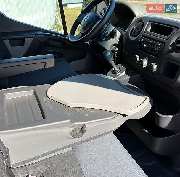 Грузовой фургон Renault Master 2012 в Миргороде
