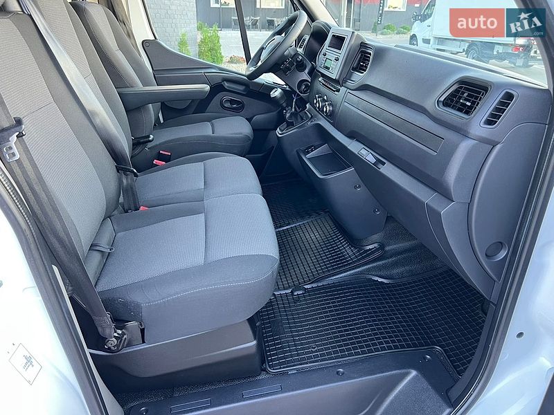 Вантажний фургон Renault Master 2021 в Дубні