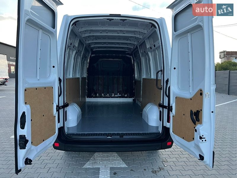 Вантажний фургон Renault Master 2021 в Дубні