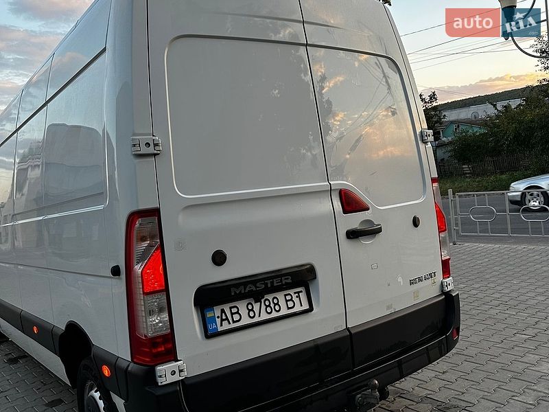 Вантажний фургон Renault Master 2016 в Могилів-Подільському
